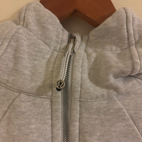 Lululemon Athletica Scuba Full-Zip Cropped Hoodie - Picture 2 of 8